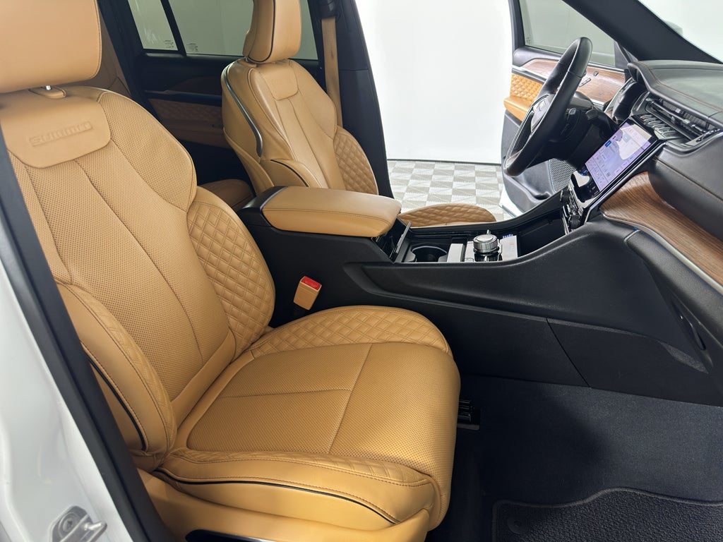 2023 Jeep Grand Cherokee Summit