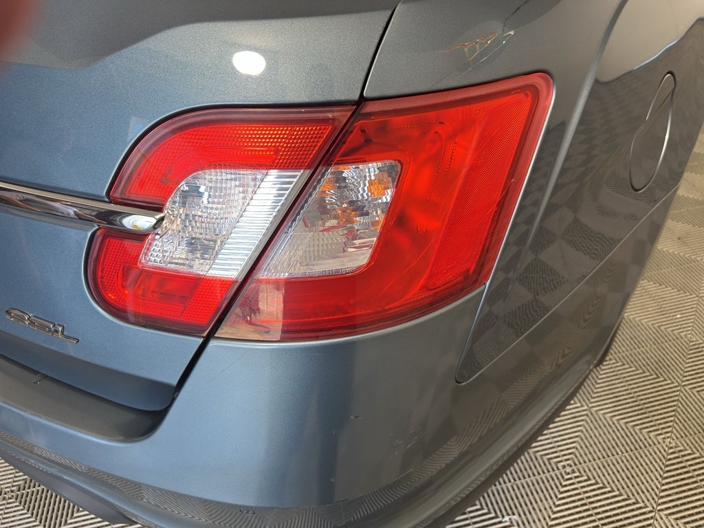 2010 Ford Taurus SEL