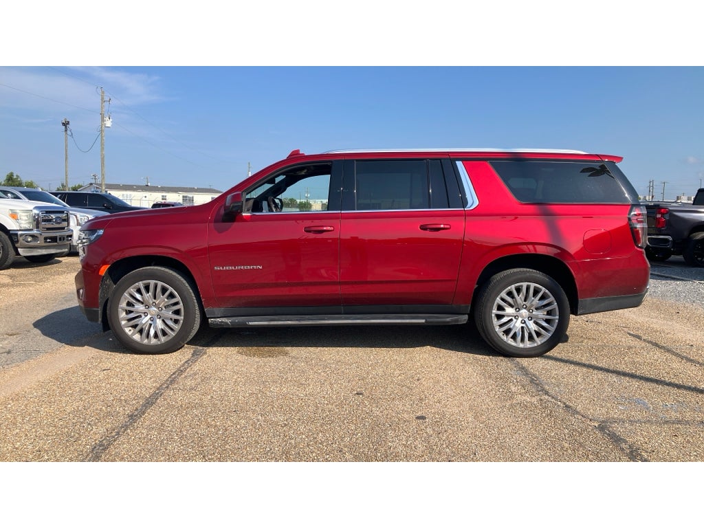 2023 Chevrolet Suburban LT