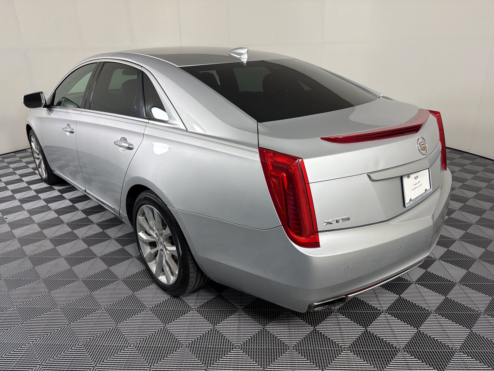 Used 2015 Cadillac XTS Luxury Collection with VIN 2G61M5S38F9230223 for sale in Houma, LA