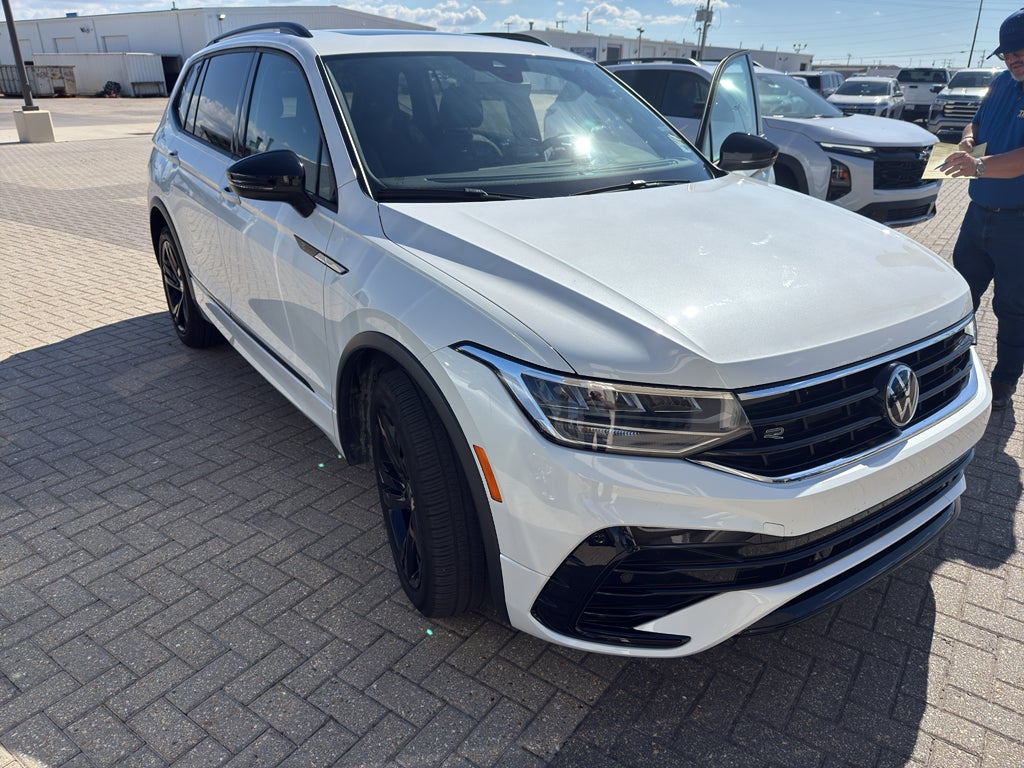 2024 Volkswagen Tiguan SE R-Line Black