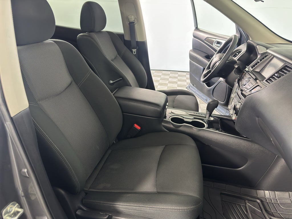 2020 Nissan Pathfinder S