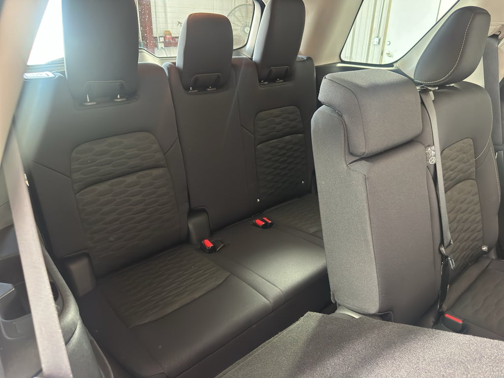 2025 Nissan Pathfinder S