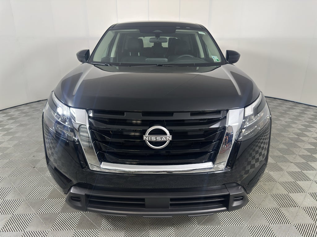 2025 Nissan Pathfinder S